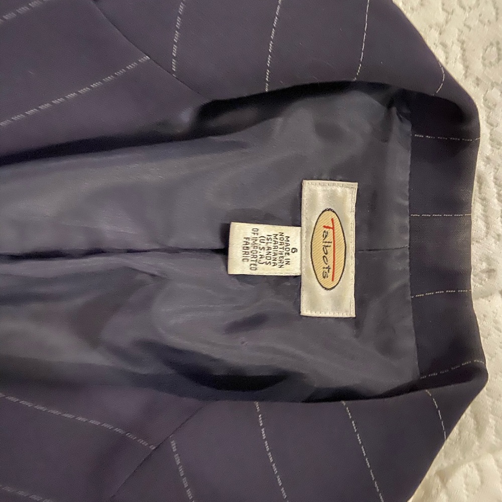 Blazer - Picture 2 of 4